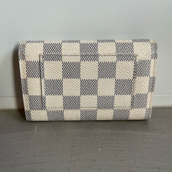 Louis Vuitton Pochette Solo Damier Azur Pouch *BELT NOT INCLUDED* - Picture 2 of 9